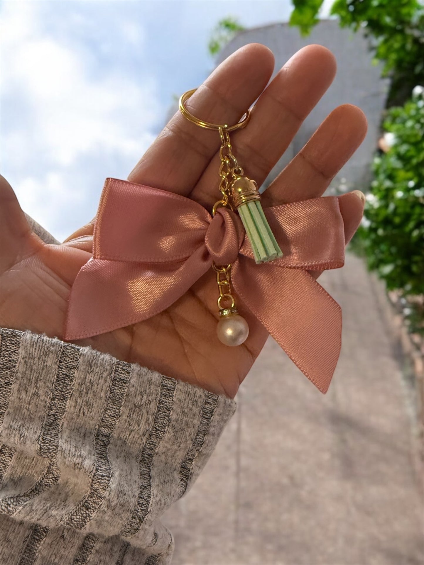 Elegant Bow Keychain with Pearl Pendant