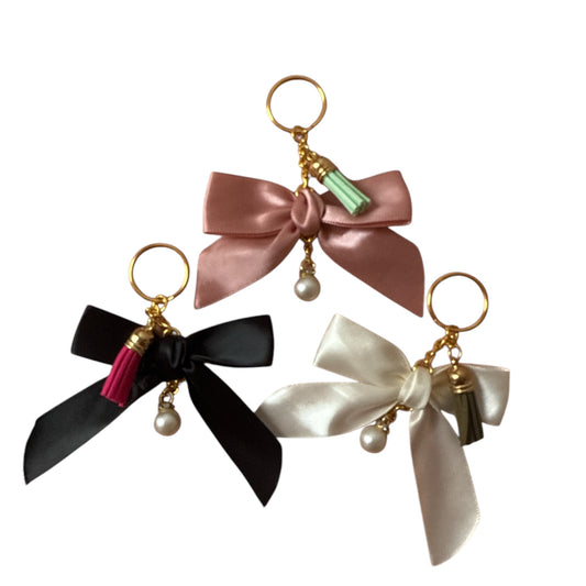 Elegant Bow Keychain with Pearl Pendant