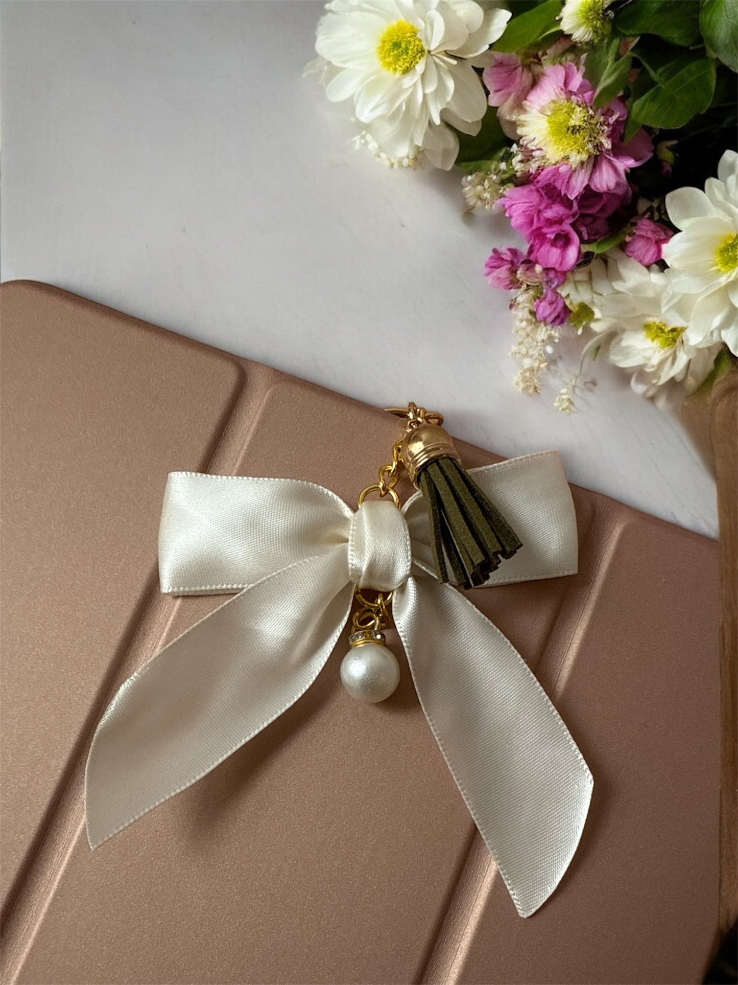 Elegant Bow Keychain with Pearl Pendant