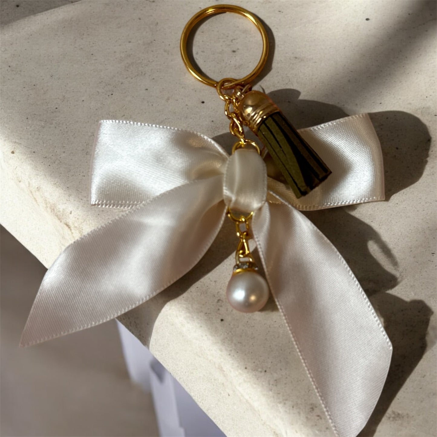 Elegant Bow Keychain with Pearl Pendant