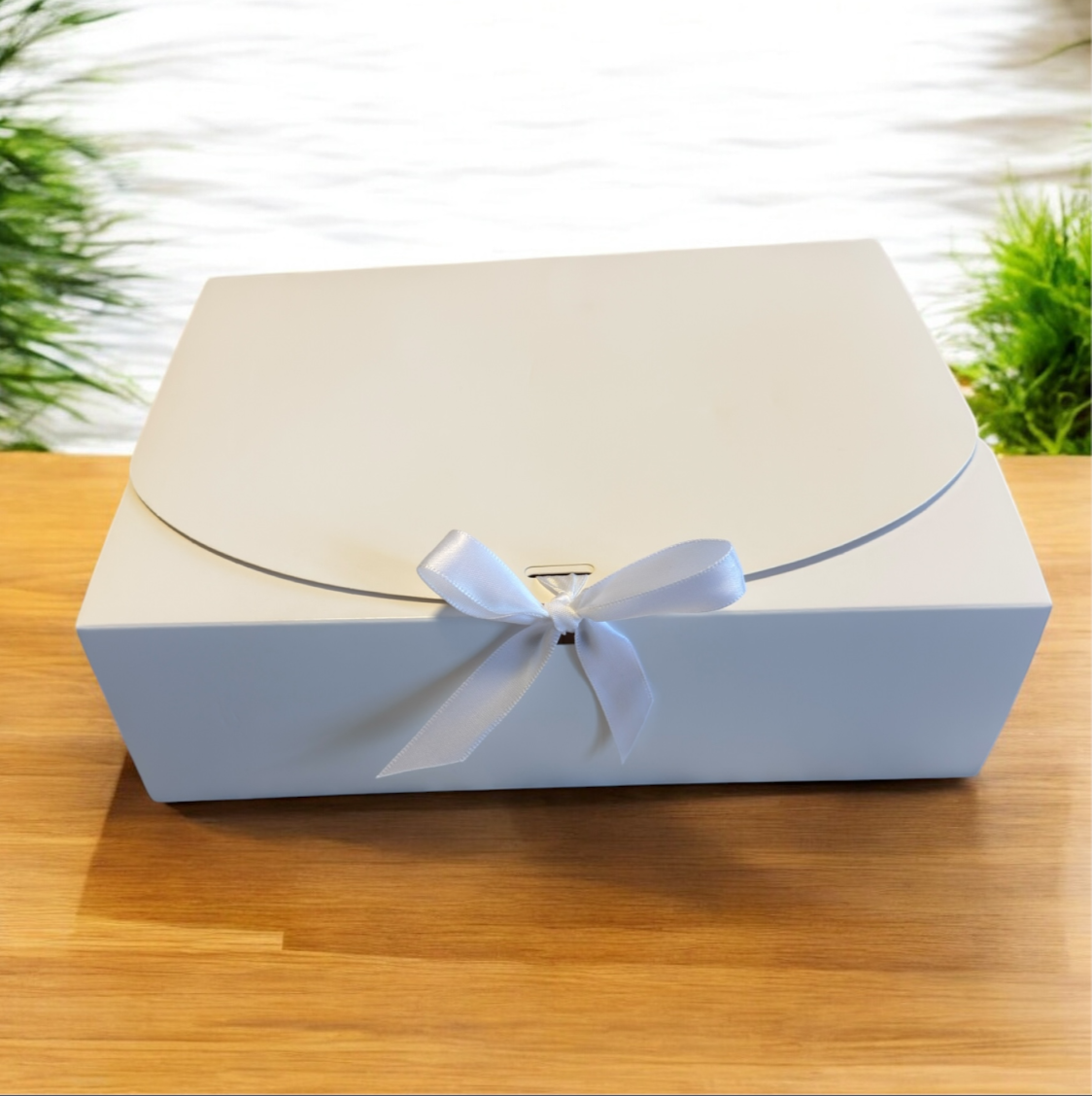 Gift Box: Personalized Glass Tumbler, Card Holder, and Photo Keychain